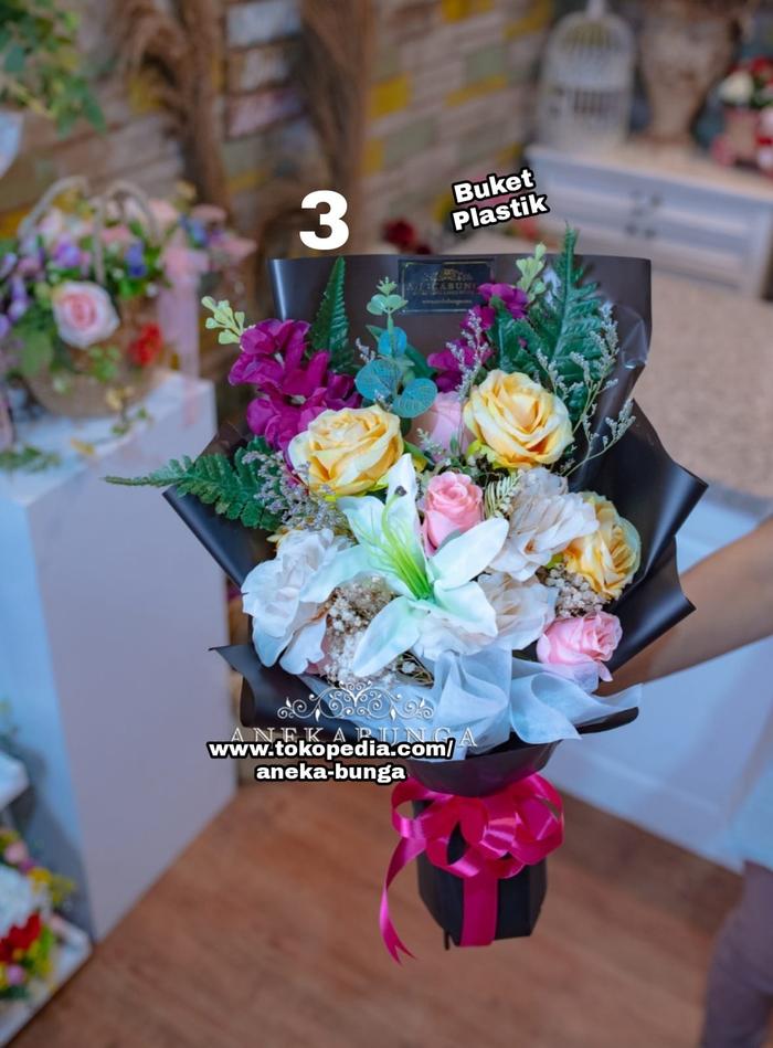 Gambar Hand Bouquet Graduation Fresh & Artificial Buket Bunga Boneka Wisuda - No.3 Plastik dari Aneka Bunga 0813-100-100-96 undefined Tokopedia