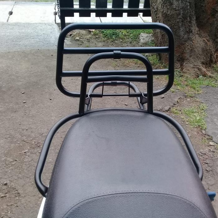 Gambar Aksesoris Backrack Vespa Lx dan S.Aksesoris Vespa Rak Belakang - Hitam Dop dari Racing Sport_NEW undefined Tokopedia