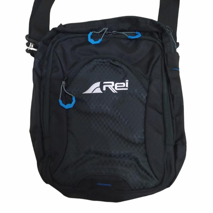Gambar travel pouch pria strong hold 01 arei outdoor gear hitam original dari Mariozo Store undefined Tokopedia