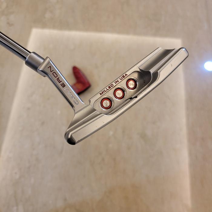 Putter Scotty Cameron Newport – 34 Pouces – Manche Acier – Droitier – Très Bon état 9/10
