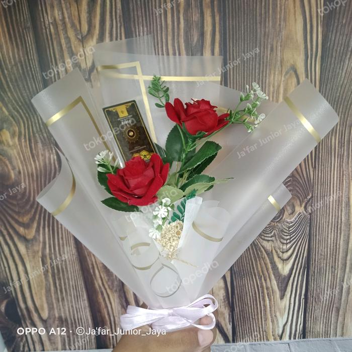 Gambar Buket Bunga Emas Murah Kado Cantik Ulang Tahun Pernikahan Anniversary dari Ja'far Junior Jaya undefined Tokopedia