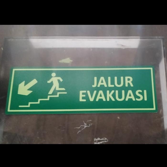 Gambar Sign akrilik jalur evakuasi/Exit glow in the dark 20x10 - tangga kiri dari Indosign Jakarta undefined Tokopedia
