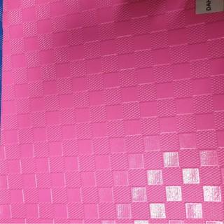 Gambar BAHAN TAS 1M X 1.37M, KULIT SINTETIS, EMBOSS SIDO KOTAK, SOFA, JOK - Merah Muda dari Martha Karpet Indonesia undefined Tokopedia