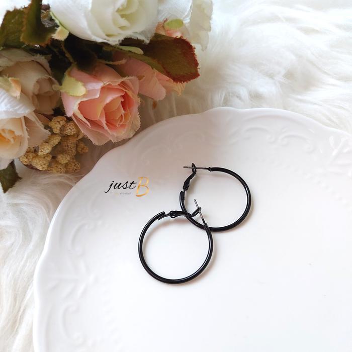 Gambar Anting Simple Basic Hula Hoop Bulat Lingkaran SML Gold Silver Black - Black 3 cm dari Just B Aksesoris Fashion undefined Tokopedia