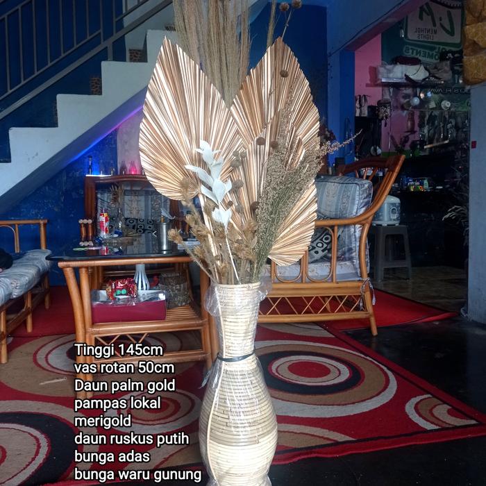 Gambar vas buket bunga rustic untuk sudut ruangan - lengkap + rotan dari sarang kupu kupu dried flowers undefined Tokopedia