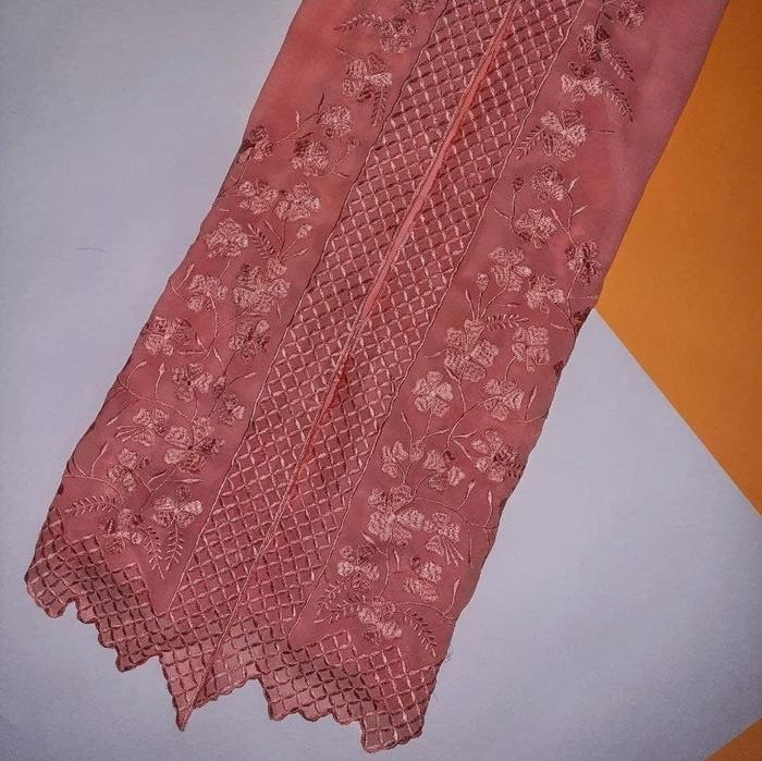 Gambar Kebaya Bordiran Sutra Crep//Kebaya Cleopatra Premium/Kebaya Bali - 004 dari Abha Kebaya undefined Tokopedia