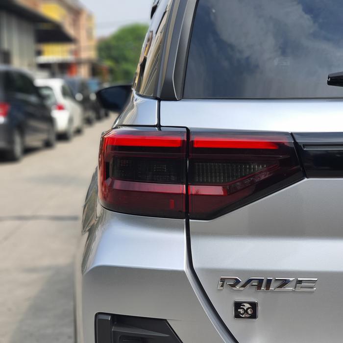 Gambar Stiker Smoke Lampu Belakang Tail Light Aksesoris Raize Rocky - Dark Smoke dari RNauto undefined Tokopedia