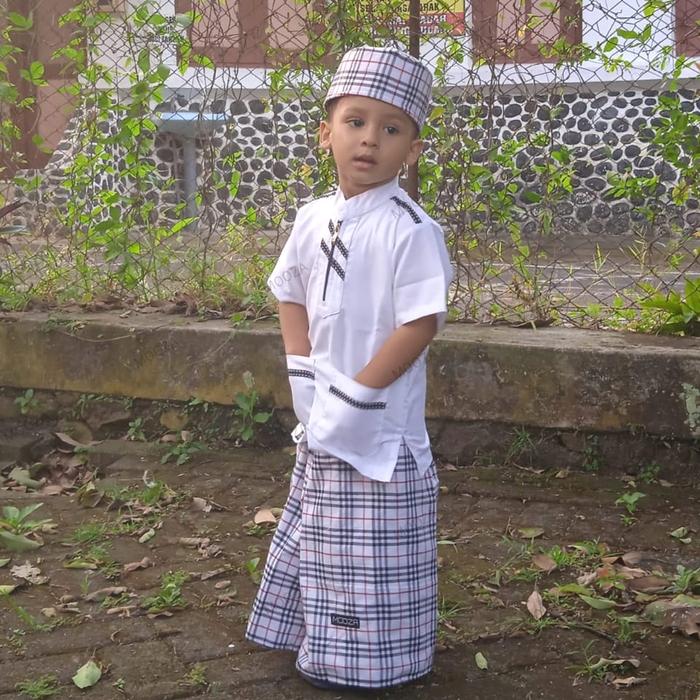 Gambar Sarung Anak Instan Plus Peci Mooza umur 2-12 tahun Model Rok Khitan - A, S dari Oryxstore undefined Tokopedia