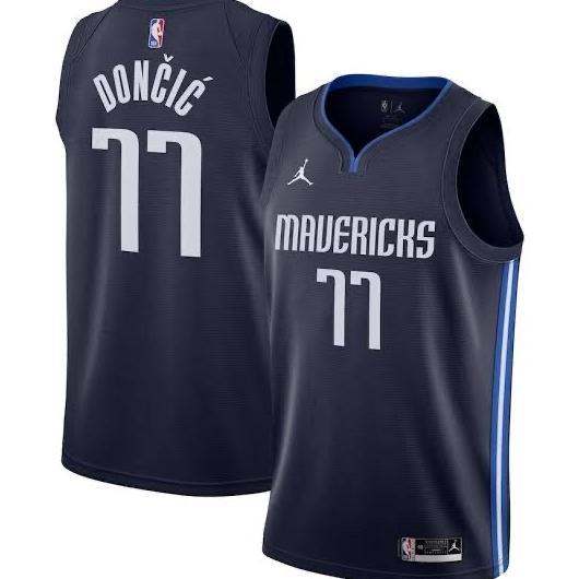 Gambar LUKA DONCIC JERSEY BASKET NBA SWINGMAN ORIGINAL JORDAN DALLAS NAVY - S dari kevindranio undefined Tokopedia