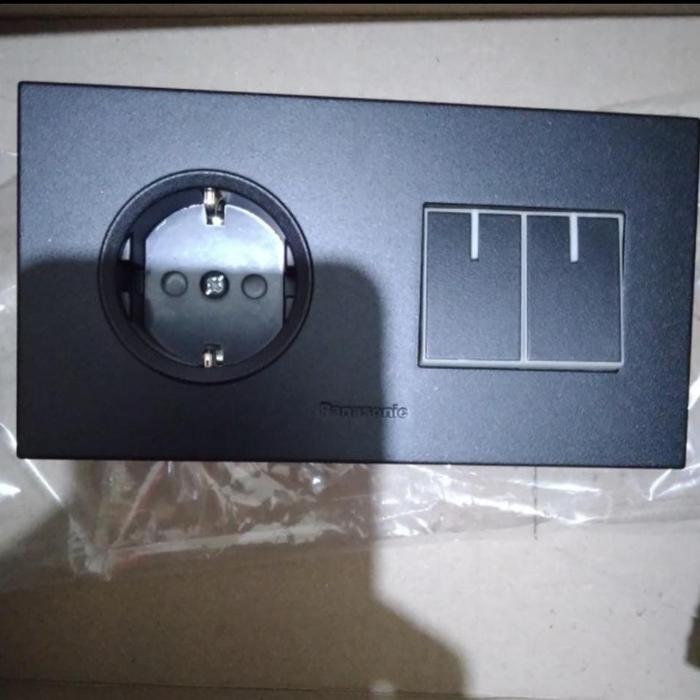 Gambar Panasonic Saklar 2 Gang + Stop Kontak Style E - Hitam dari GARASI LISTRIK undefined Tokopedia