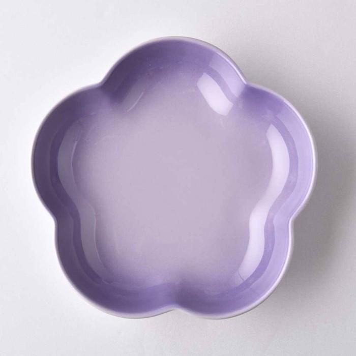 Gambar Original Le creuset flower dish 20cm - Bluebell Purple dari Celiebox undefined Tokopedia