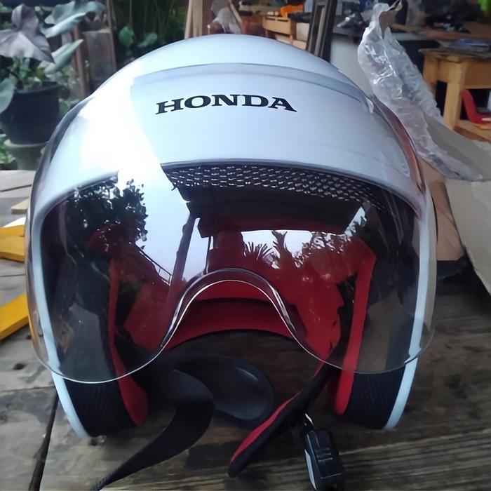 Gambar Helm Scoopy Original - Putih dari ilhamfriki undefined Tokopedia