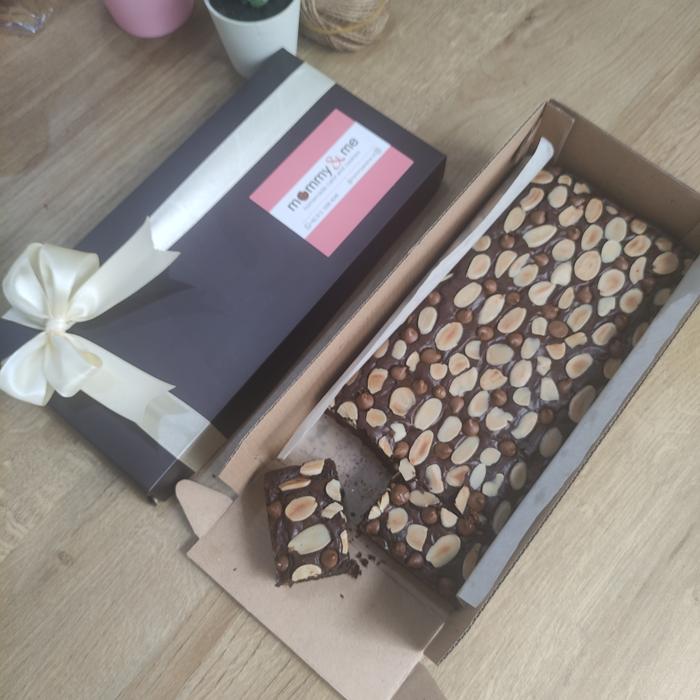 Gambar Brownies Full Butter (Almond dan Choco Chip) dari MOMMY & ME cake and cookies undefined Tokopedia