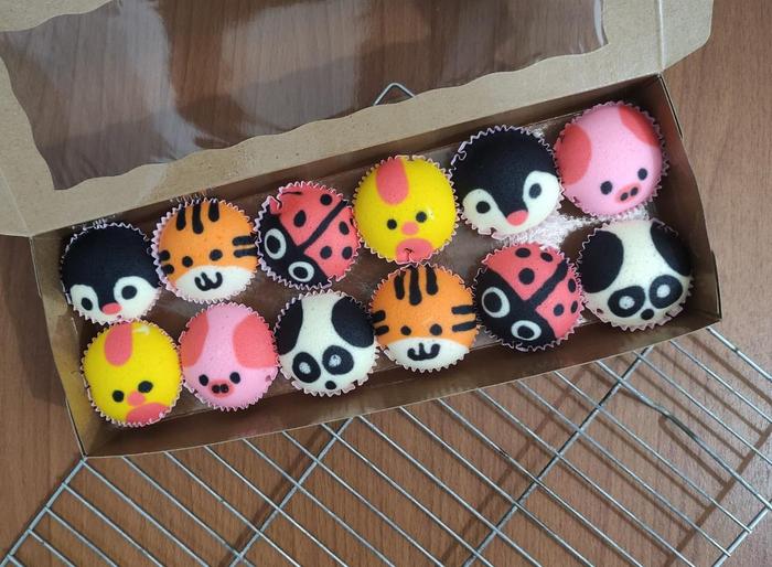 Gambar Bolu Kukus Karakter by TIFFS @tiffs.taste - 12 pcs dari Beauty Health KK undefined Tokopedia