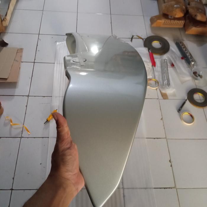 Gambar Spoiler Plastik Innova Luxury Plus Lampu. - silver dari Berkah Usaha Mandiri_NEW undefined Tokopedia
