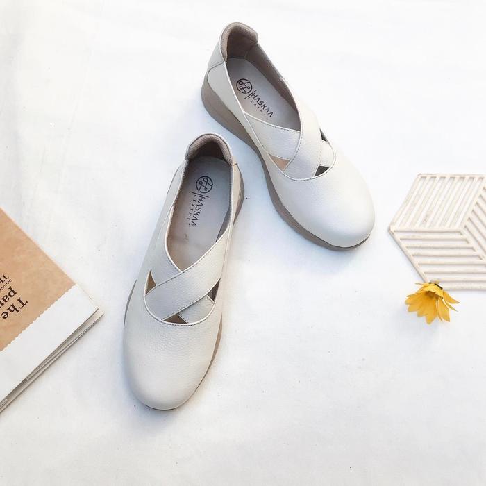 Gambar sepatu kulit sapi asli wanita sepatu slip on asli garut model silang - Putih, 38 dari papirut store undefined Tokopedia