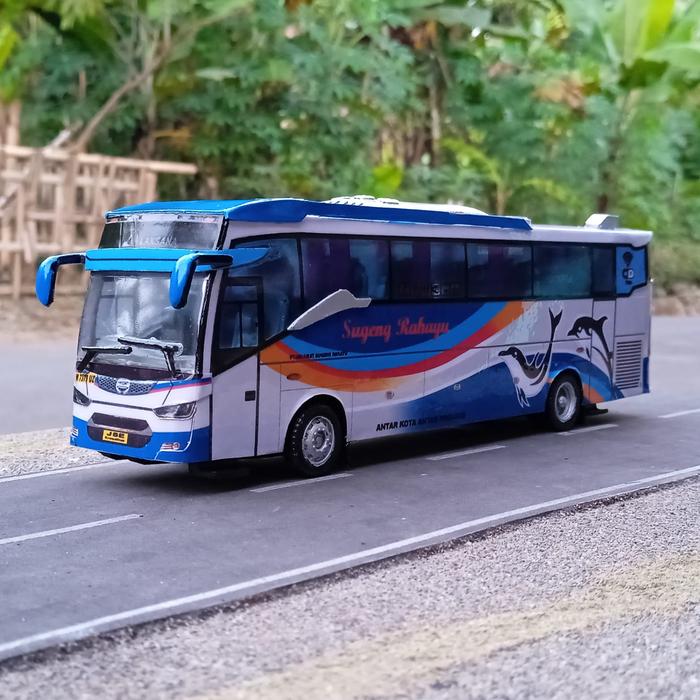 Gambar Miniatur bus Sugeng Rahayu body new Discovery dari SE Miniatur bus undefined Tokopedia