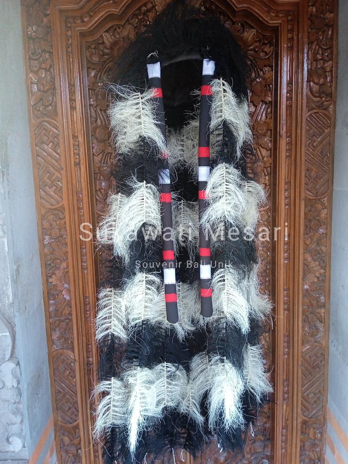 Gambar Rambut Rangda Serat Tanaman Warna Hitam Dan Hitam Putih Topeng Leak Bali - Hitam Putih, 15Helai dari Sukawati Mesari undefined Tokopedia