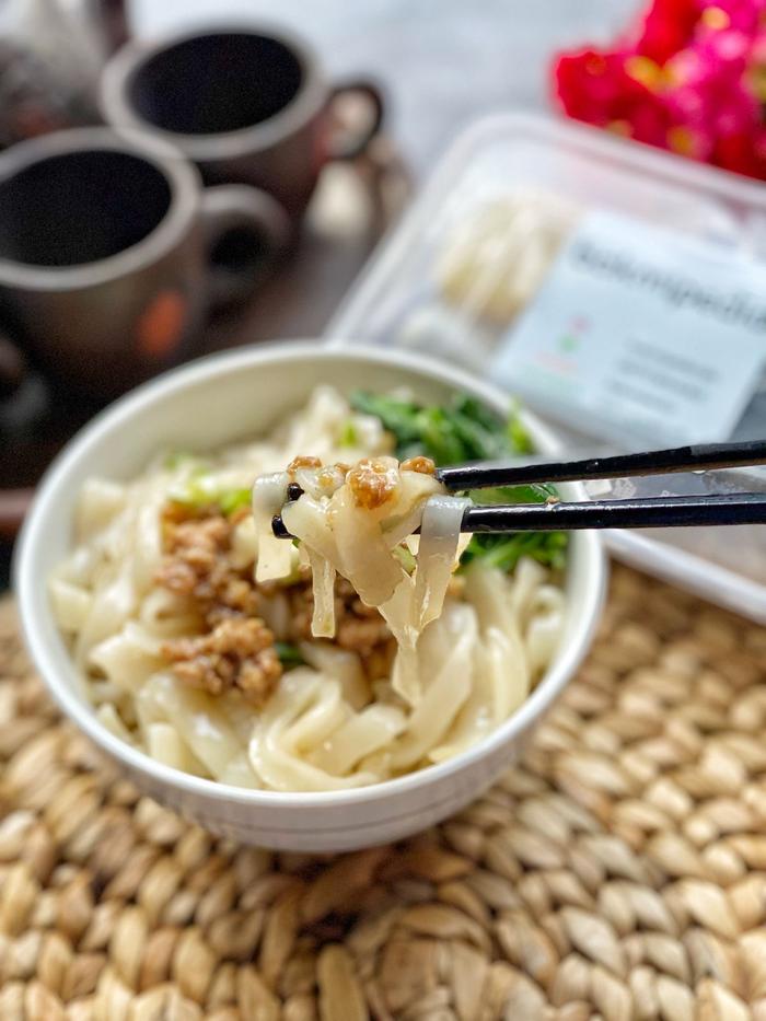 Gambar Bakmie / Kwetiau / Bihun Ayam Homemade Frozen by Bakmipedia - Kwetiau dari Sophie Sally Jakarta undefined Tokopedia