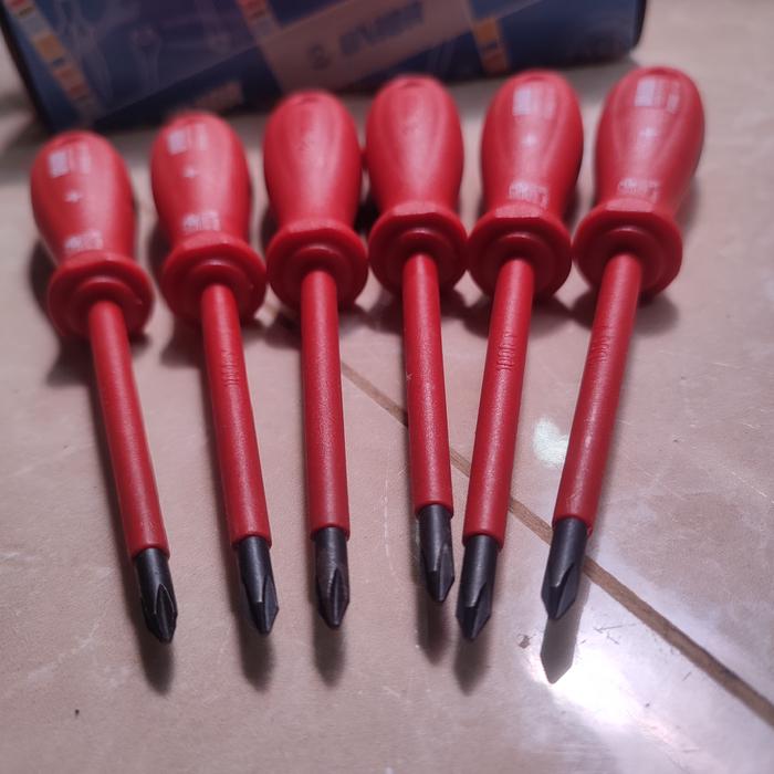 Gambar Obeng Listrik 0.5 x 3.0 x 100 Mm Merk UNIOR Model Plus 1000 Volt dari Nugraha Jaya Materials undefined Tokopedia