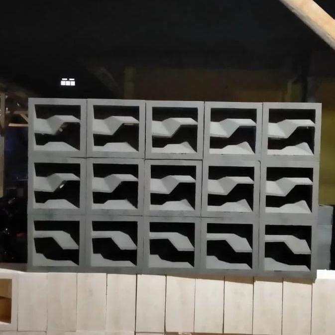 Gambar roster minimalis motif petir terbaru - Abu-abu dari roster karawang beton minimalis undefined Tokopedia