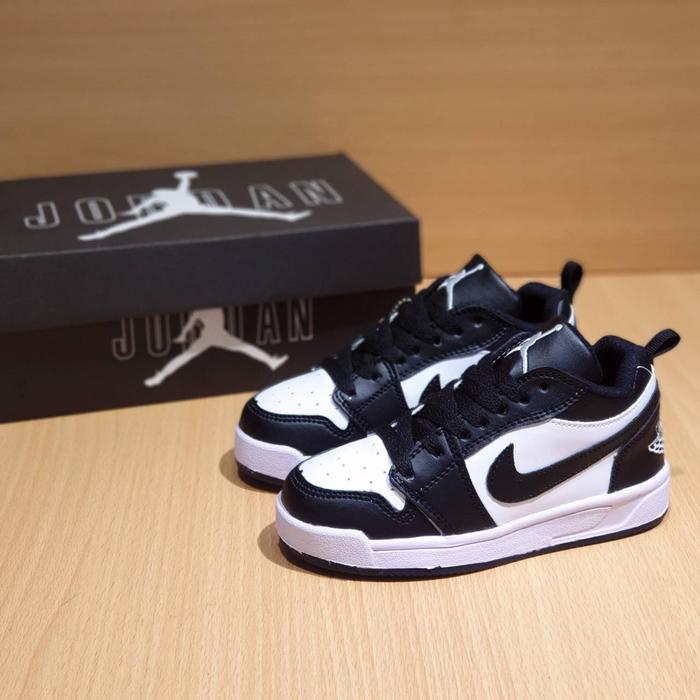 Gambar Sepatu Anak Laki Laki Jordan 1 Low Kids Premium Quality - Black White, 19-35 Cht Admin dari sepatukids24 undefined Tokopedia