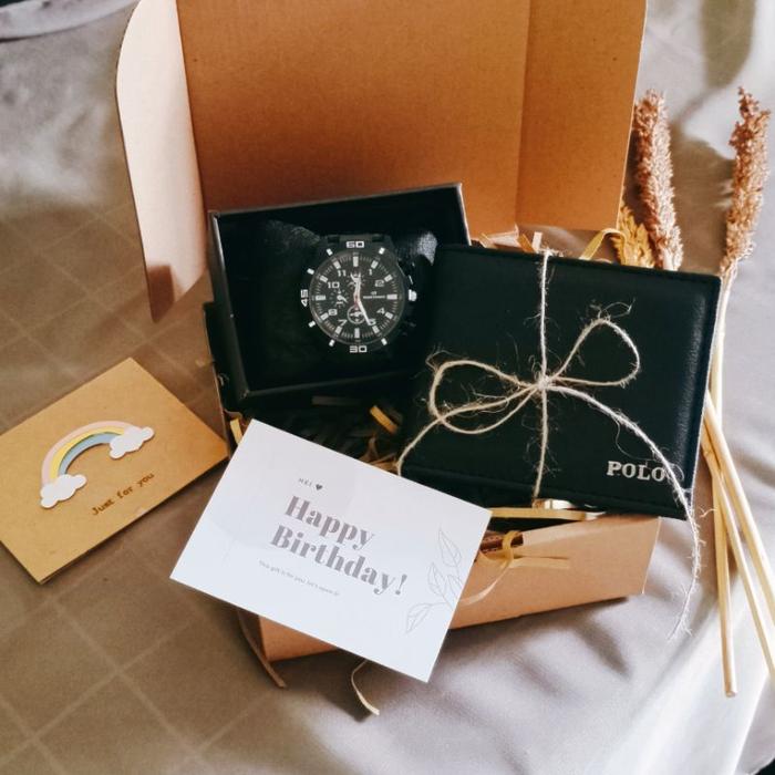 Gambar Hampers/kado cowok/ Hadiah Cowok/Kado/Kado Ulang tahun / GIFT / WISUDA - PAKET 3, ANNIVERSARY dari RumahPrabot Dot Com undefined Tokopedia