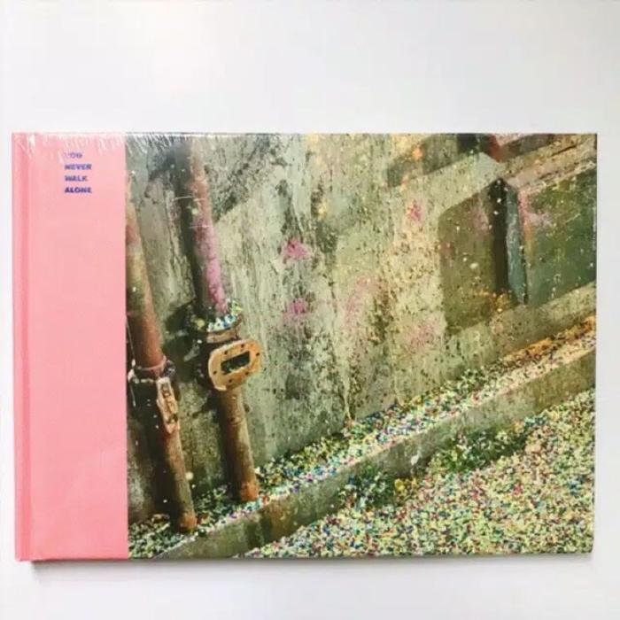 Gambar [Ready FULLSET] BTS Album You Never Walk Alone / YNWA (Mint / Pink) - pink ver, album only dari NANAOZZURA undefined Tokopedia