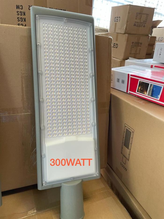 Gambar lampu jalan LED 300 Watt PJU slim LED 300w lampu penerangan jalan smd - Cahaya Putih dari Rebecca Electric undefined Tokopedia