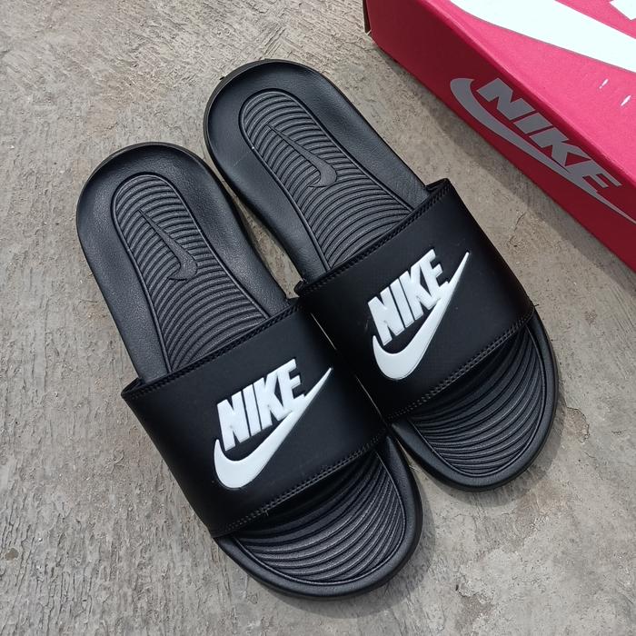 Gambar Sandal Selop Pria Nike Victory Size 47 48 45 44 43 46 ,Sandal Big Size - black whiteee, 45 dari qimexsport undefined Tokopedia