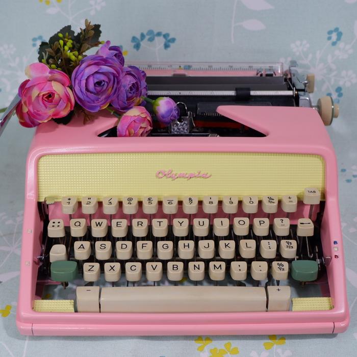 Gambar Mesin Tik Ketik Vintage Retro Olympia Monica SM7 dari Bandung Typewriters undefined Tokopedia