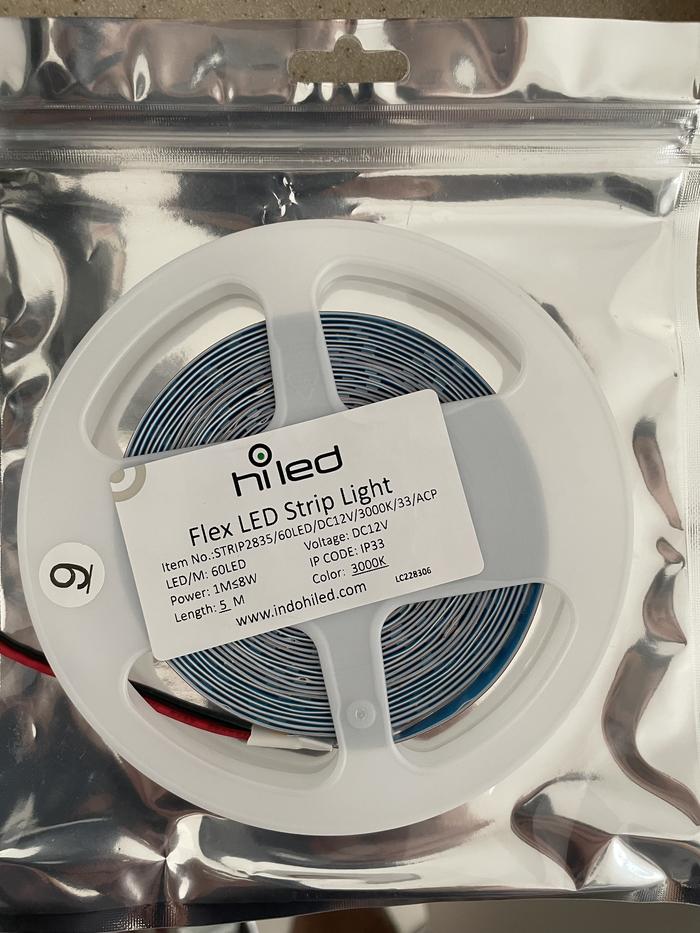 Gambar Hiled LED Strip/2835/60LED/DC12V/IP33 - 3000K dari Lampu LED Hiled undefined Tokopedia
