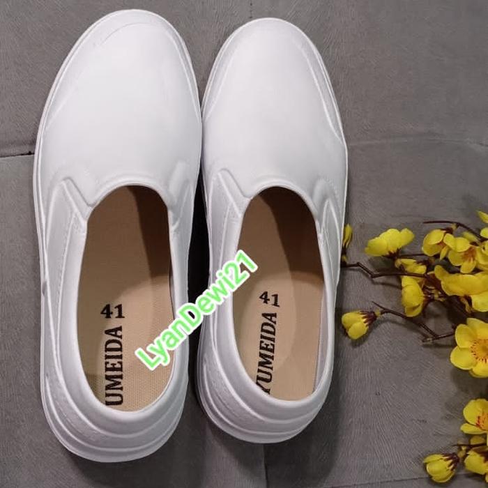 Gambar Sepatu APD non medis Karet Putih - Putih, 43 dari LyanDewi_sepatu&amp;sandal undefined Tokopedia