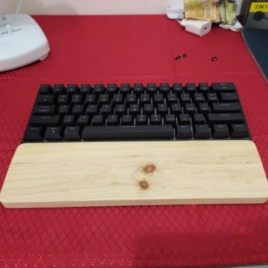 Gambar Palm Rest Wrist Arm Rest Kayu Jati Dudukan Tangan Keyboard keychron - Pinus dari Hagia Decorative undefined Tokopedia