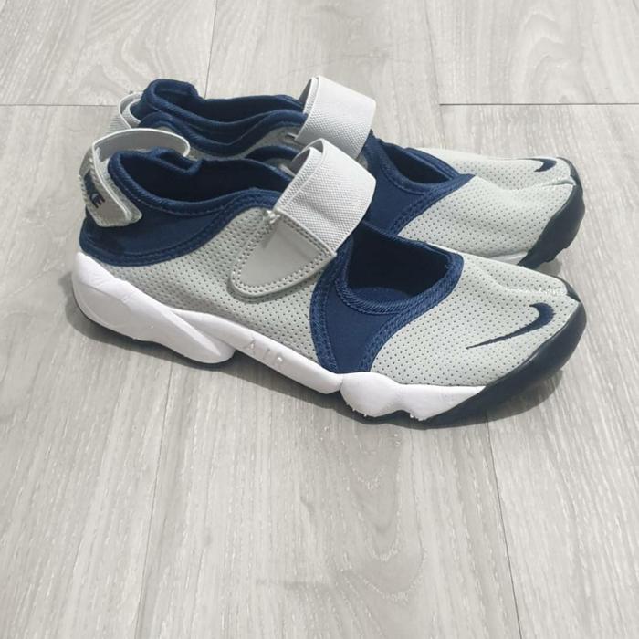 nike air rift navy