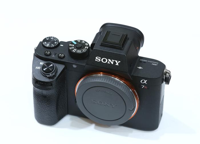 Gambar SONY A7RII Body Only. Lengkap Mulus Murah. A7R Mark II dari idcamera undefined Tokopedia
