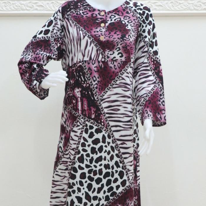 Gambar Daster gamis kancing motif leon - Maroon dari Markici undefined Tokopedia