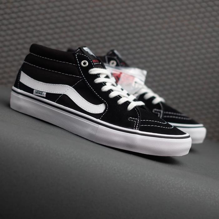 Canvas Trainers Vans Us8 Sepatu Vans Sk8 Mid Pro Black White