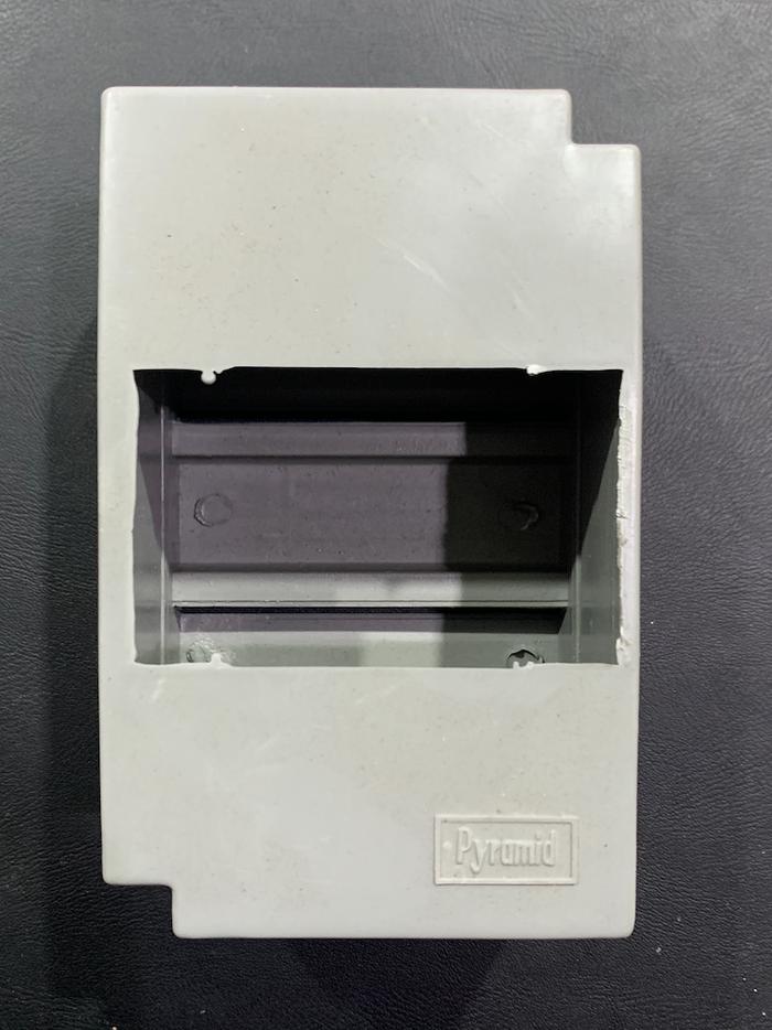 Gambar BOX ELCB 2-4 GRUP / TUTUP MCB 2-4 GRUP - 4 GRUP dari Abadi Jaya Plastic undefined Tokopedia