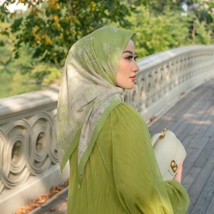 Gambar New York 3 Courage Series Buttonscarves - Murray Hills dari zaidajualan undefined Tokopedia