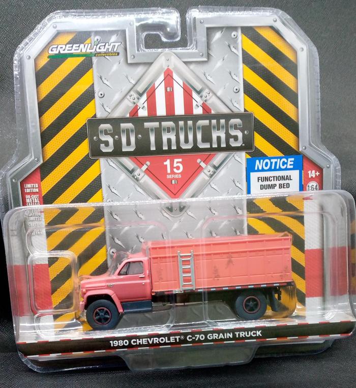 Camion Grain Chevrolet C-70 1980 - Miniature 1/64 GreenLight - Cabine Rouge - Neuf - Série S.D. Trucks
