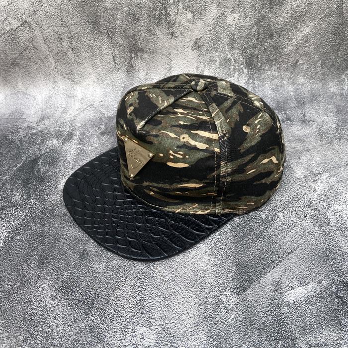 Topi Strapback Hater HATer Silver Wine Cork Snapback Hat W/ Floral