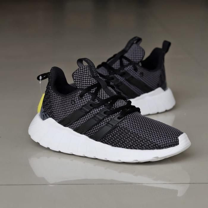 Sepatu Sneakers Pria Wanita Adidas Questar Flow Women Grey White [BNWB 36