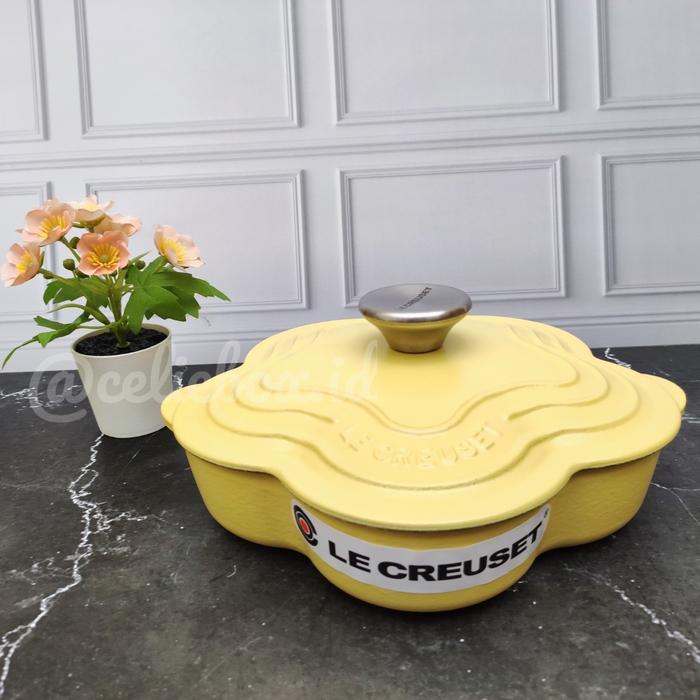 Gambar Le creuset Flower Cocotte 20cm - Shallow mimosa dari Celiebox undefined Tokopedia