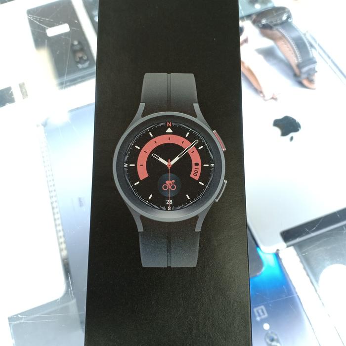 Gambar Samsung Galaxy Watch 5 Pro 45mm | Jam Pintar | Garansi Resmi SEIN - Black Titanium, 45mm dari Silvershop2025 undefined Tokopedia
