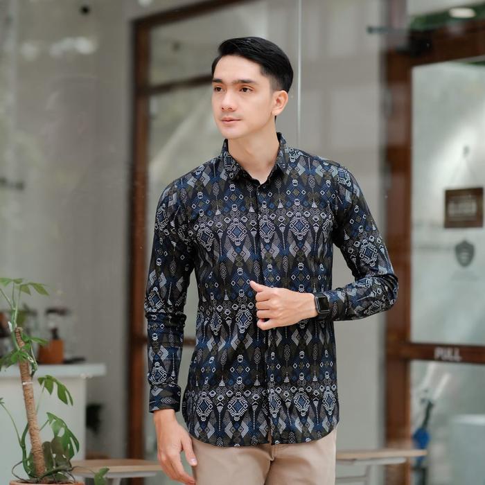 Gambar Kemeja Batik Pria / Kemeja Panjang / Baju Batik - BLACK TORPEDO, L dari Simpleclothes.id undefined Tokopedia
