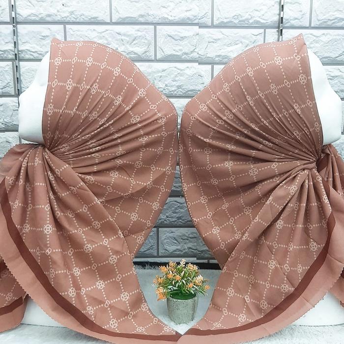 Gambar hijab segi empat - merah bata dari Sultan M Store undefined Tokopedia