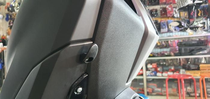 Gambar Hook Gantungan Premium All New Nmax 2020 2021 2022 Full Cnc Premium - Jempol Biasa dari Otista Motor undefined Tokopedia