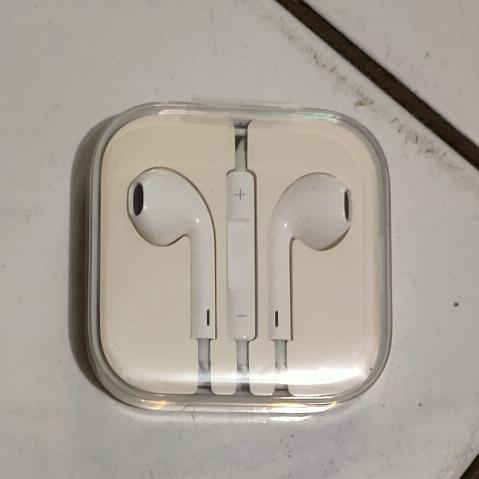Gambar earphone original cabutan - handsfree - kabel original cabutan - iphone 6,7,8 dari Nitnot Gadget undefined Tokopedia