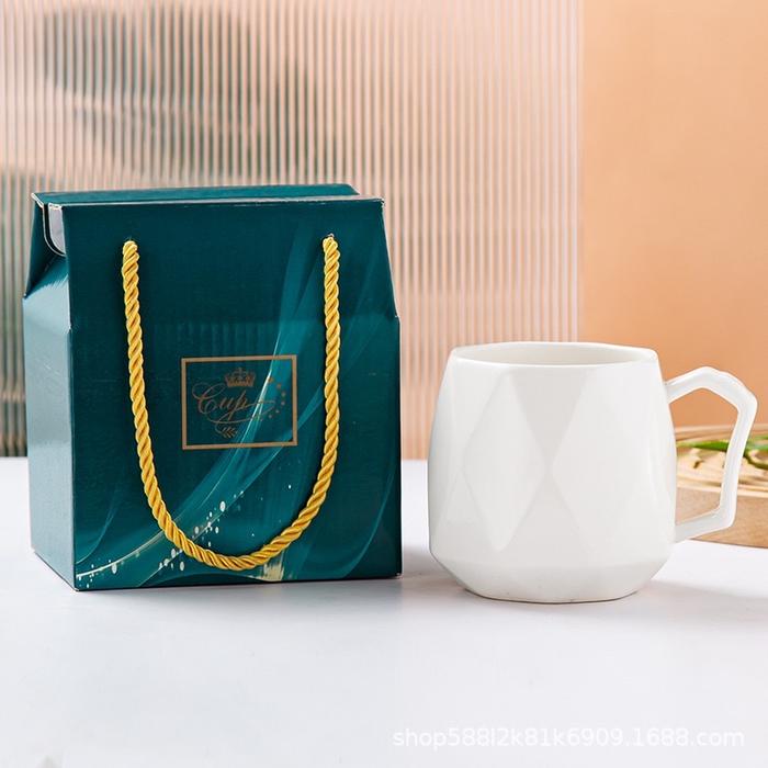 Gambar SOUVENIR GELAS MUG KERAMIK GIFT SET HAMPERS KADO PERNIKAHAN ULTA - Putih dari The Homey Things NEW undefined Tokopedia